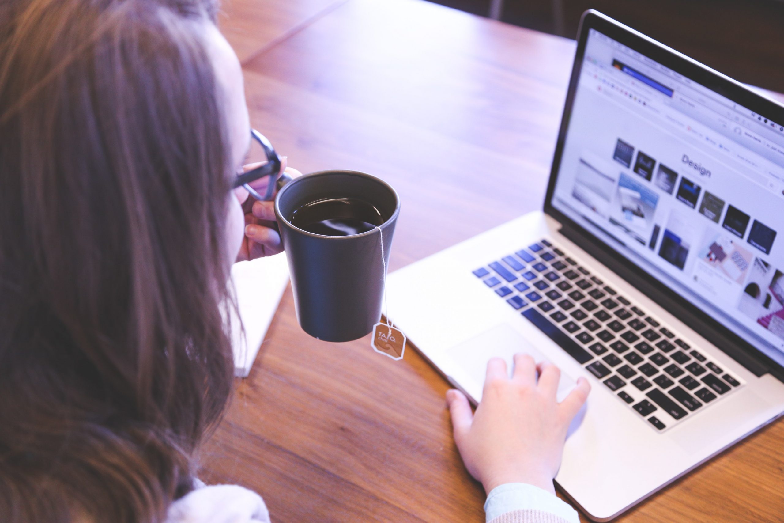 tea-cup-laptop-apple