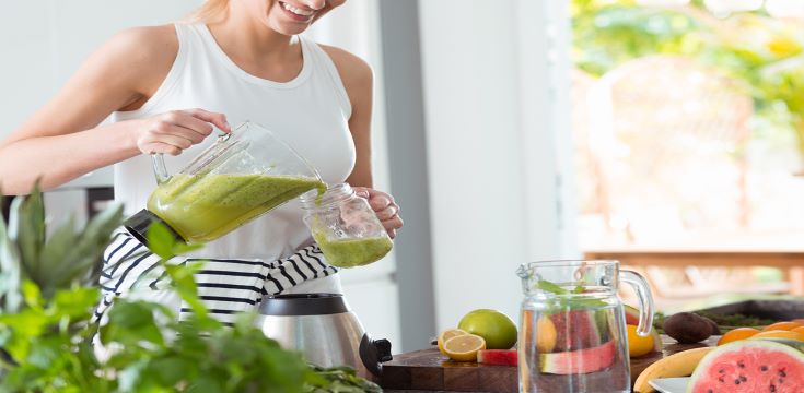 woman-blending-smoothie-detox