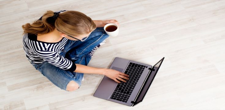 online-shopping-laptop-coffee