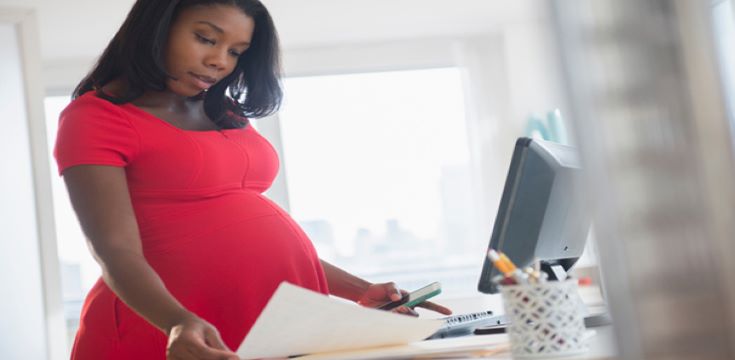 Working_While_Pregnant_605x380