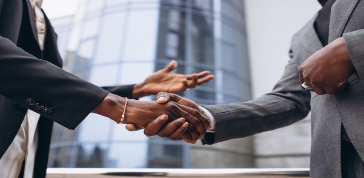 african-business-male-people-shaking-hands_1303-18516 (002)