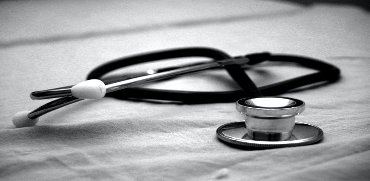 black and grey stethoscope photo
