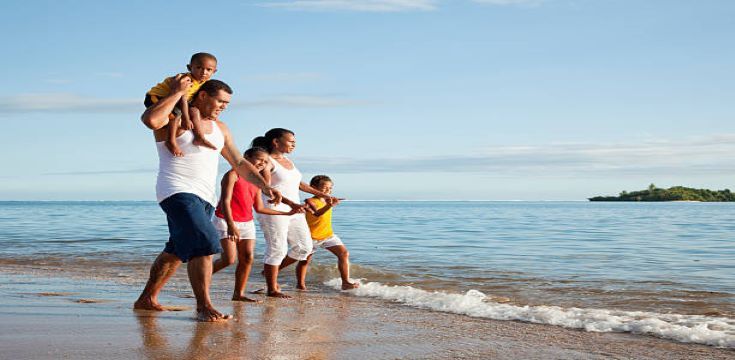 vacation-family-beach