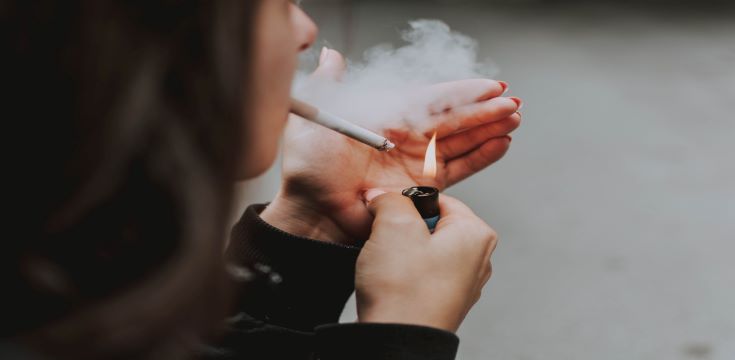 female-smoking