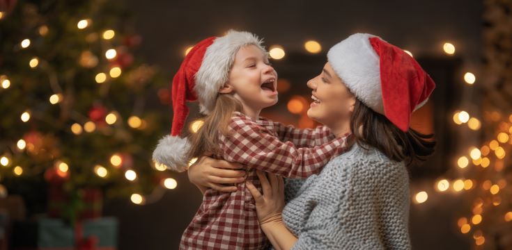 family-celebrating-christmas-02