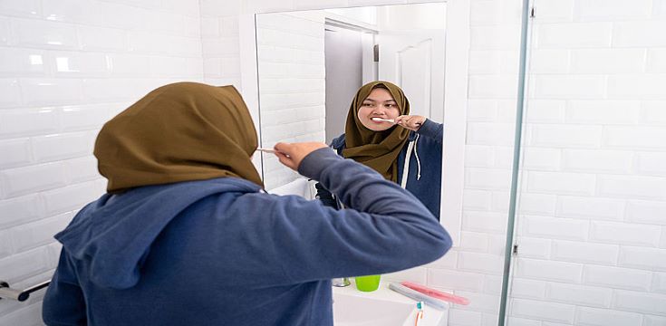 muslim-brushing-their-teeth-ramadaan