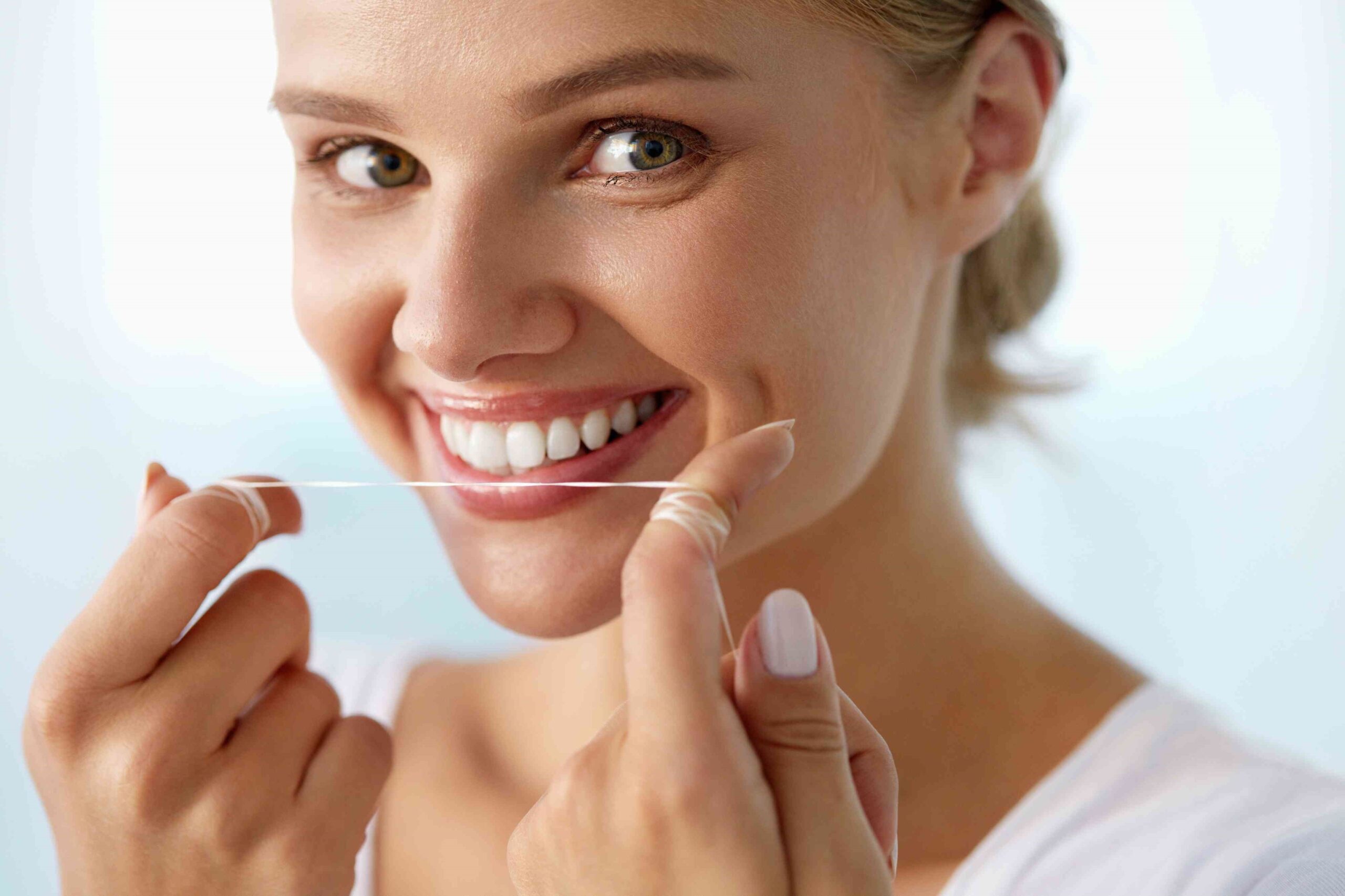 woman-flossing
