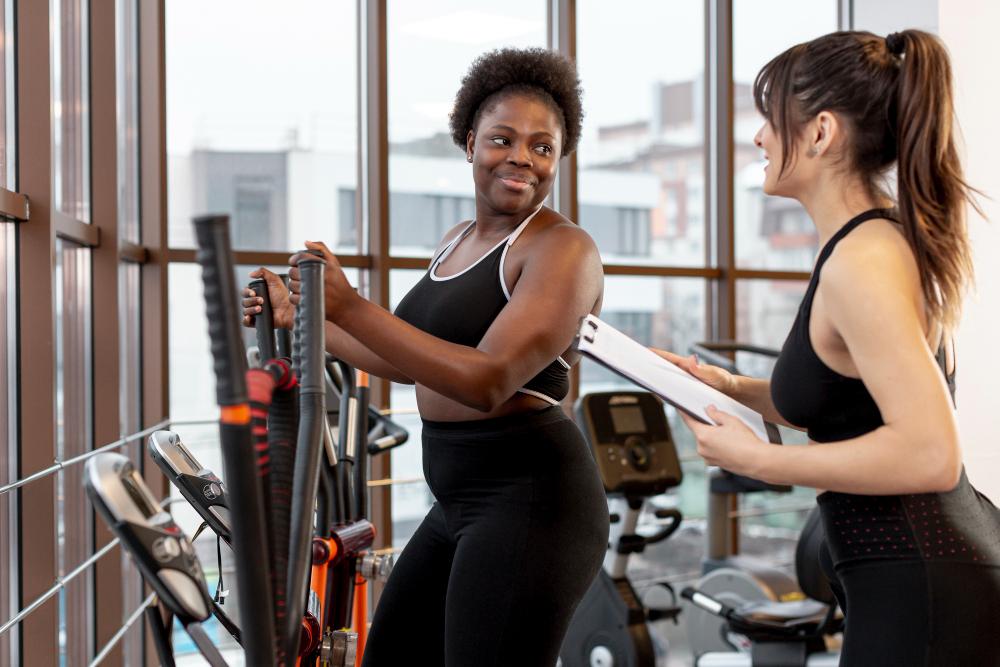 smiley-women-working-treadmill