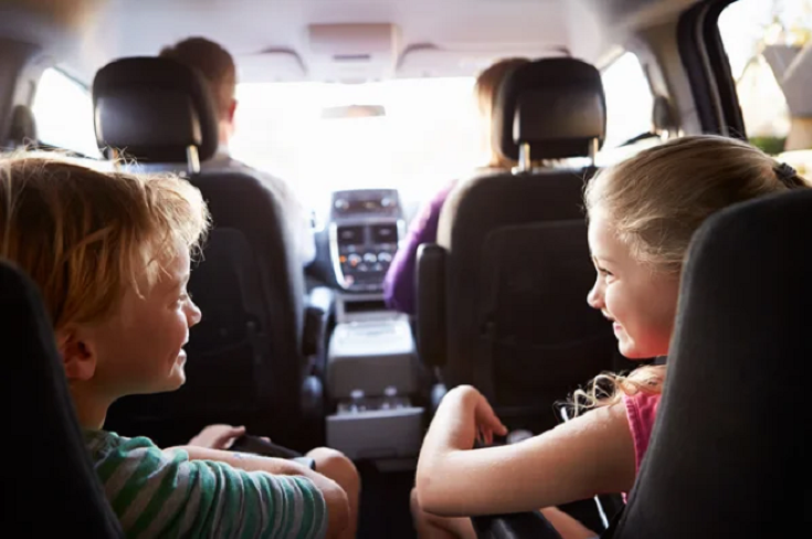 Driving with children -free stock image
